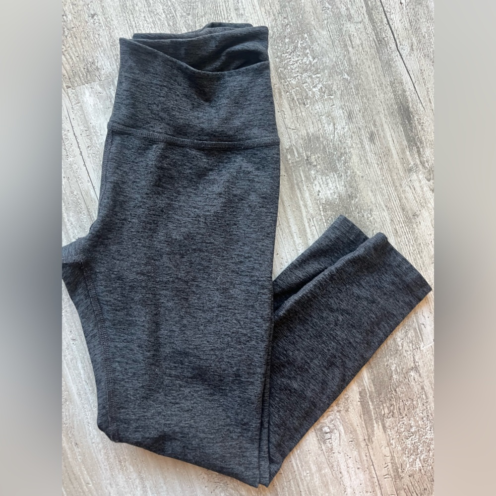 Beyond yoga space dye open cross cropped leggings gray small